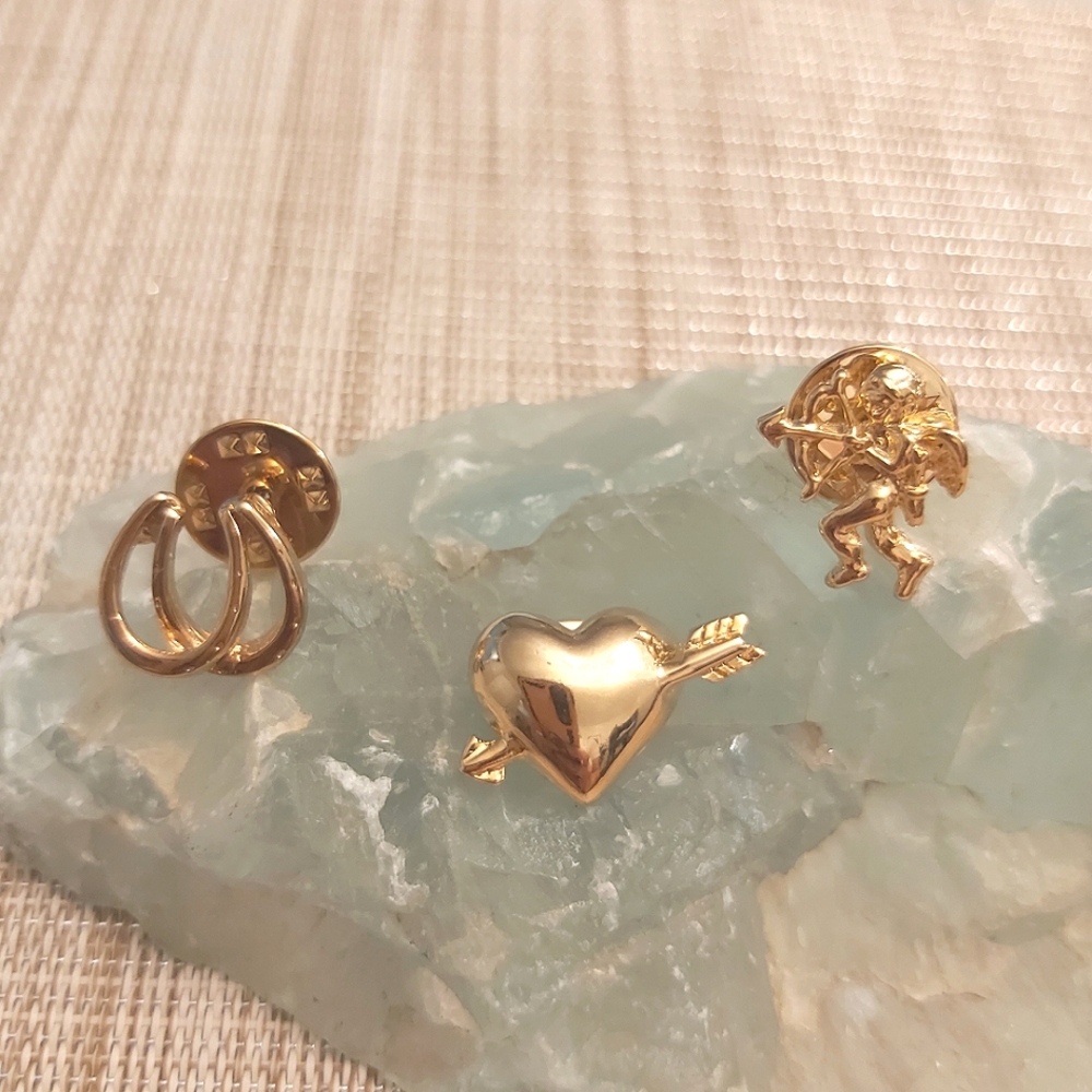 Vintage Goldtone Pins Lot Cupid Angel Heart Arrow Horseshoe